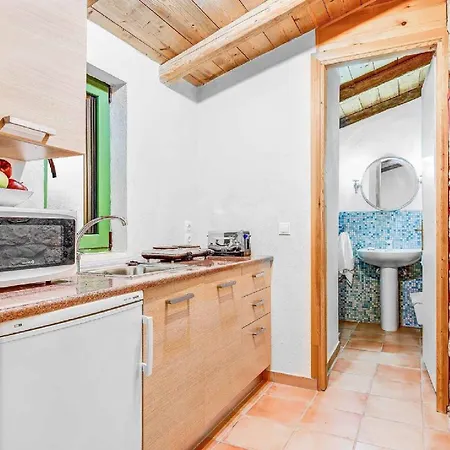 Charmant Fantastically Positioned Enjoy Uninterrupted Views *