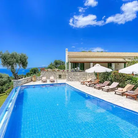 Charmant Fantastically Positioned Enjoy Uninterrupted Views Appartement