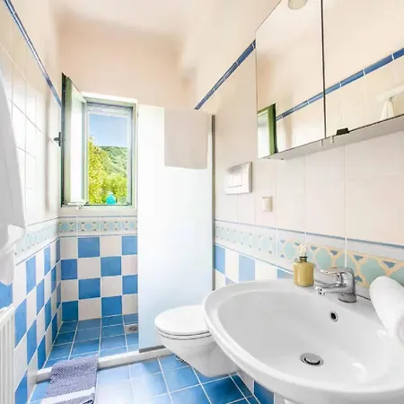 아파트 Charmant Fantastically Positioned Enjoy Uninterrupted Views